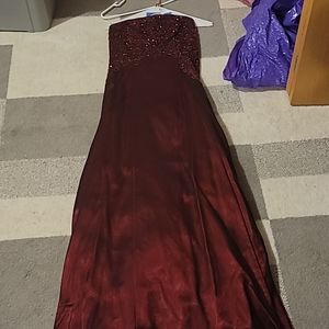 Scene 5/6 dark red and black dress